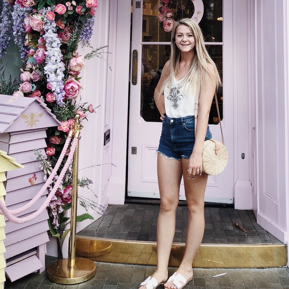 Meet your Posher, Jennifer